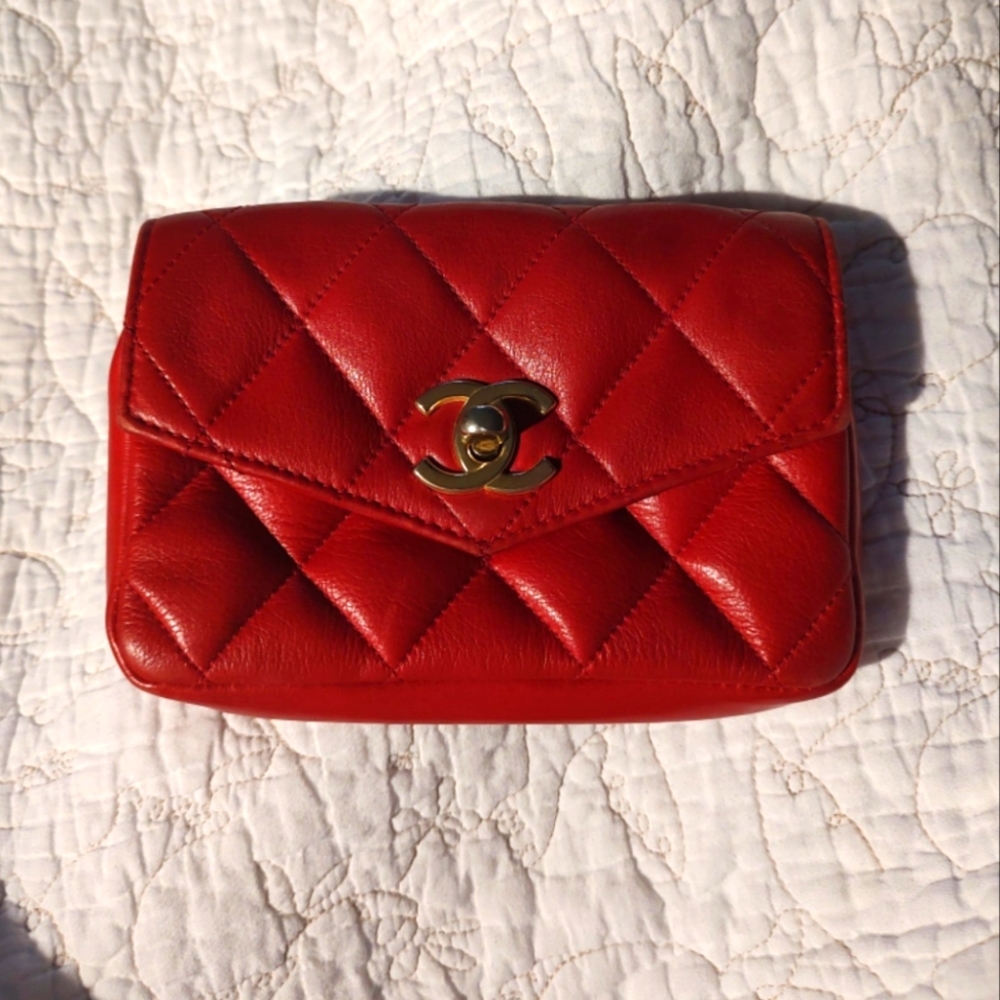 CHANEL Authentic rare Vintage Red lambskin Beltbag